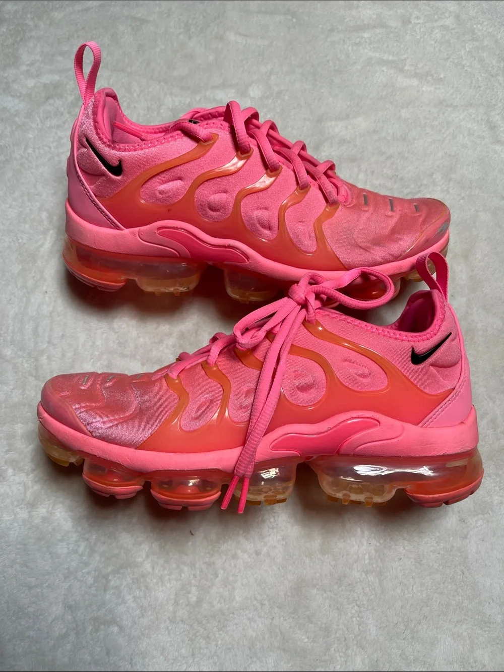 Nike Air Bapor Max Plus Women's Pink Sneakers with Orange Accents Size 7.5